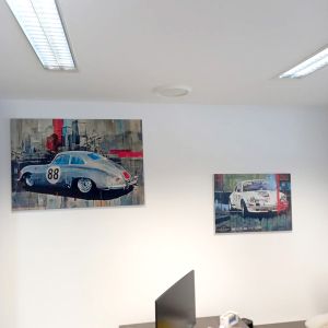  Frameless Fabric Display