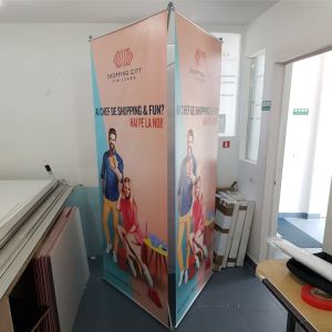  Triple Banner Display 90