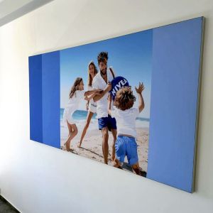  Frameless Fabric Display